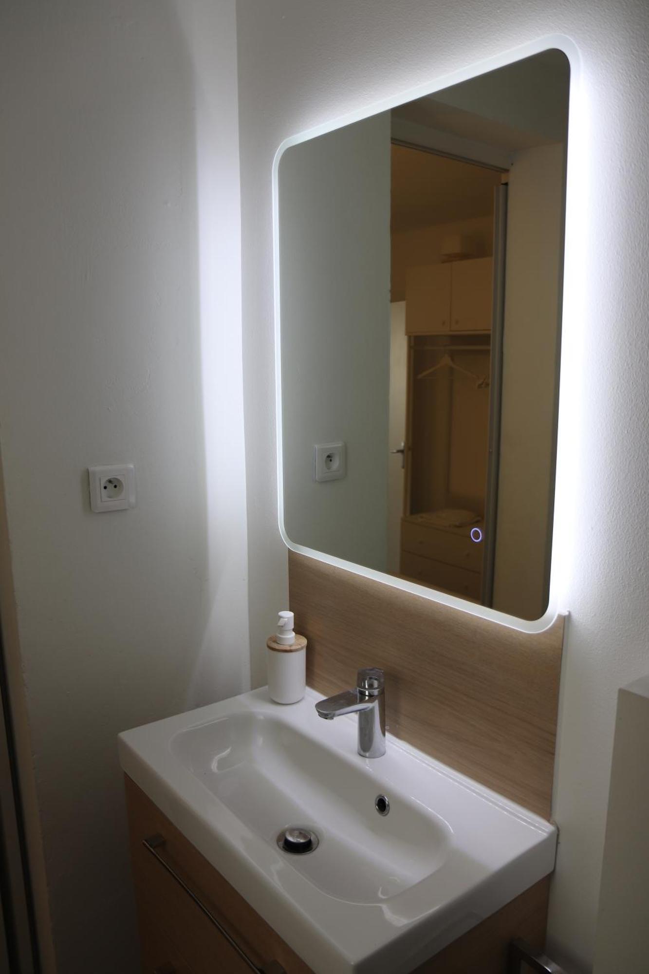 Appartement rénové en RDC au cœur du Grau du Roi Le Grau-du-Roi Esterno foto